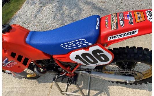 '85/86 CR125 or 250/500 OEM REPLICA SEAT COVER
