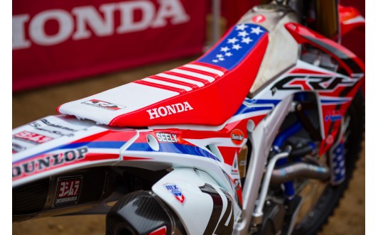 U.S.A. Ripple Gripper Seat Cover.